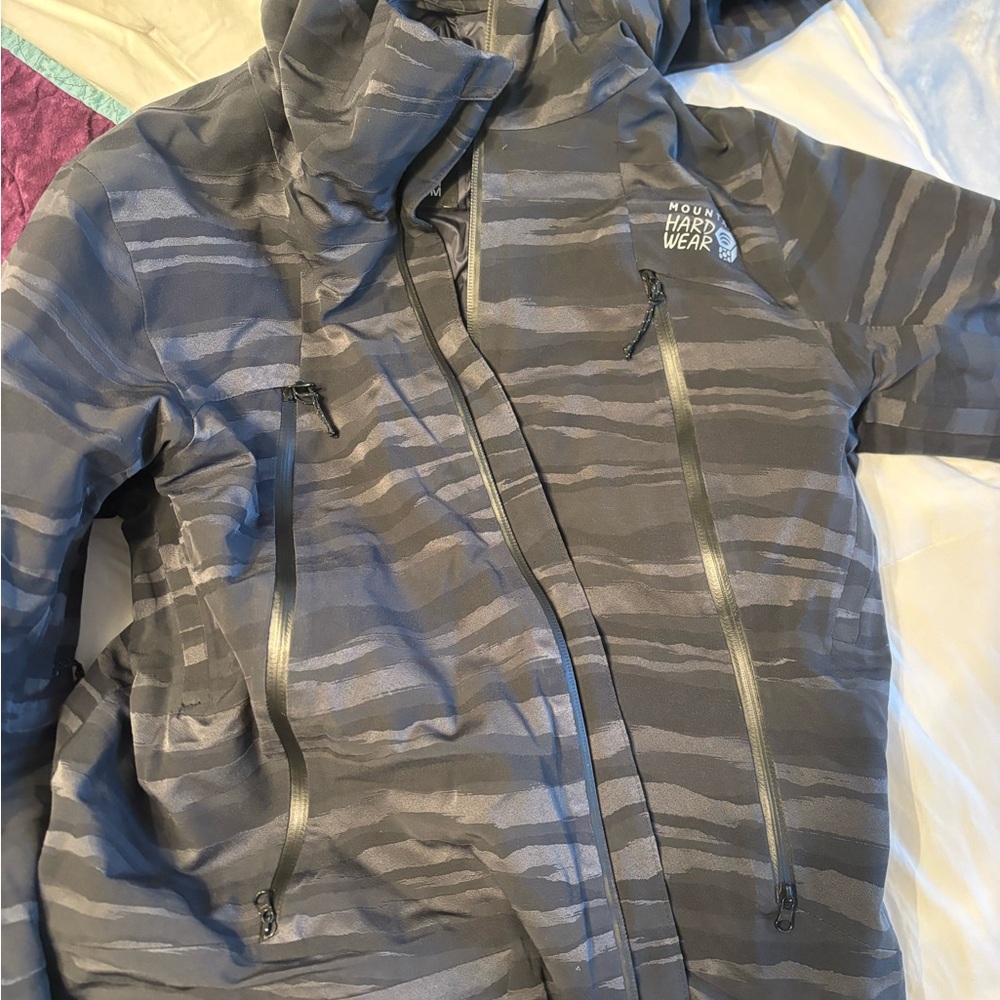Mountain Hardwear Gray Patterned Jacket - image 1